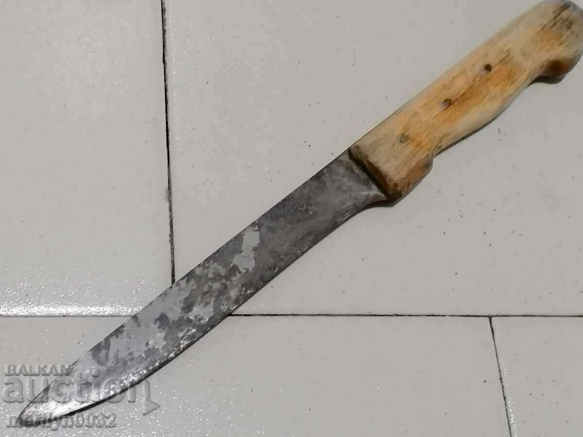 Μια παλιά λεπίδα μαχαιριού κουζίνας με τη σφραγίδα SHIPKA