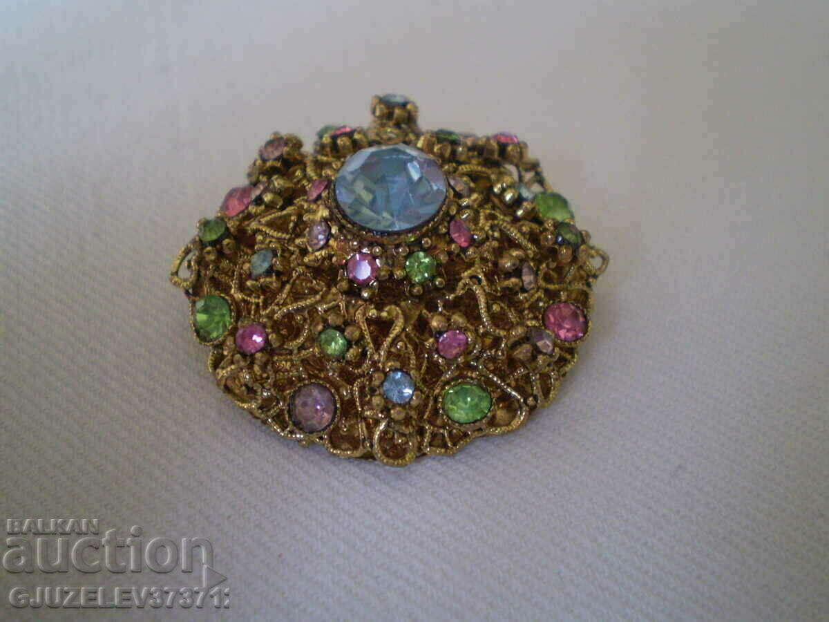 vintage STYLISH Ladies brooch with price 55.00 BGN | € 28.12 vintage STYLISH Ladies brooch with price 55.00 BGN | € 28.12