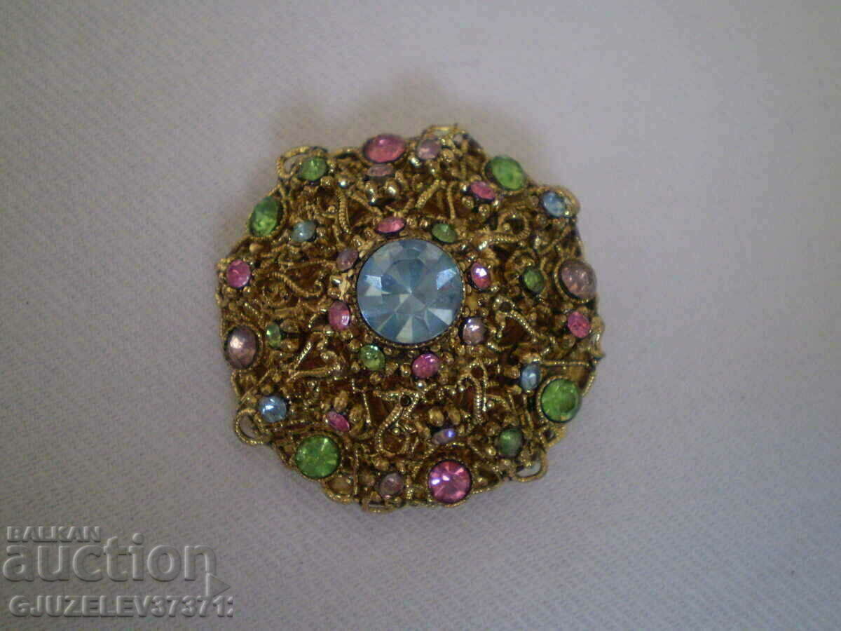 Auction vintage STYLISH Ladies brooch Auction vintage STYLISH Ladies brooch