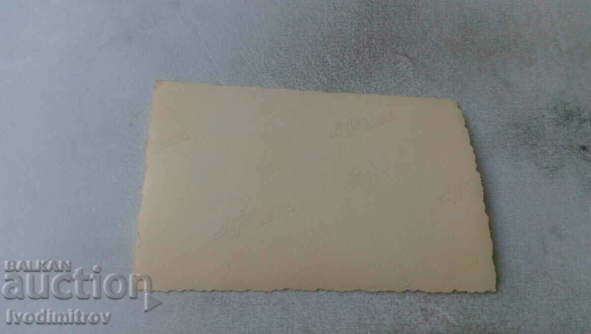 Foto Bărbați, femei și copii cu preț € 0.43 | 0.84 BGN Foto Bărbați, femei și copii cu preț € 0.43 | 0.84 BGN