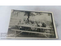 Foto Ofițeri Hisarya bărbați și femei la o masă 1926