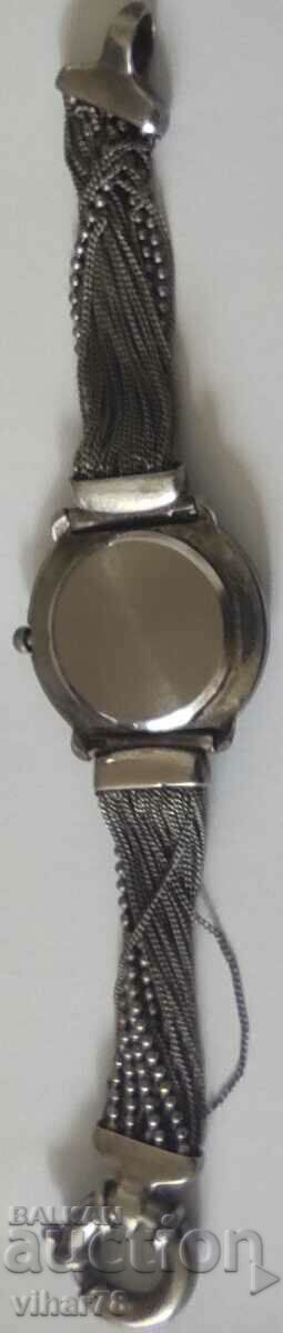 BRAND LADIES QUARTZ WATCH WITH SILVER CHAIN - 6