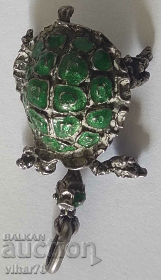 Auction TURTLE SILVER PENDANT Auction TURTLE SILVER PENDANT
