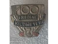Badge. 100 Friedens Kilometer. DDR Abzeichen