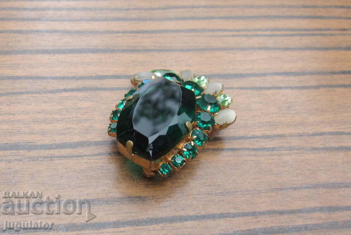 original old lady's jewel brooch with green stones - 5