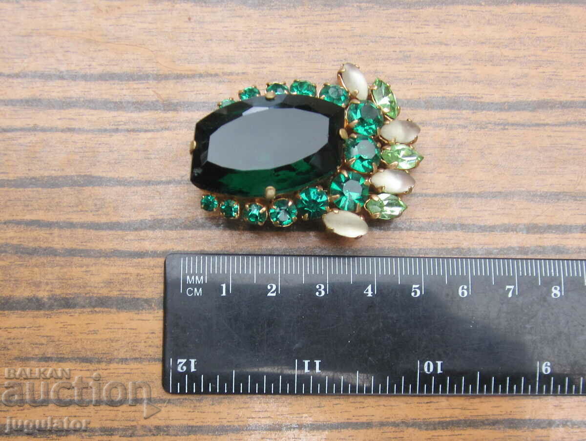 original old lady's jewel brooch with green stones - 7
