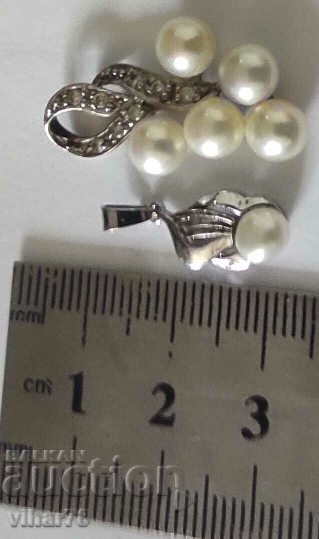 Auction LOT OF TWO SILVER PENDANTS WITH PEARLS Auction LOT OF TWO SILVER PENDANTS WITH PEARLS
