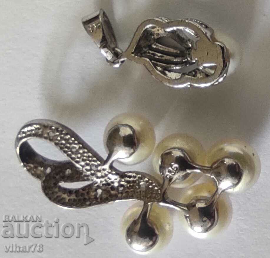LOT OF TWO SILVER PENDANTS WITH PEARLS - 5 LOT OF TWO SILVER PENDANTS WITH PEARLS - 5