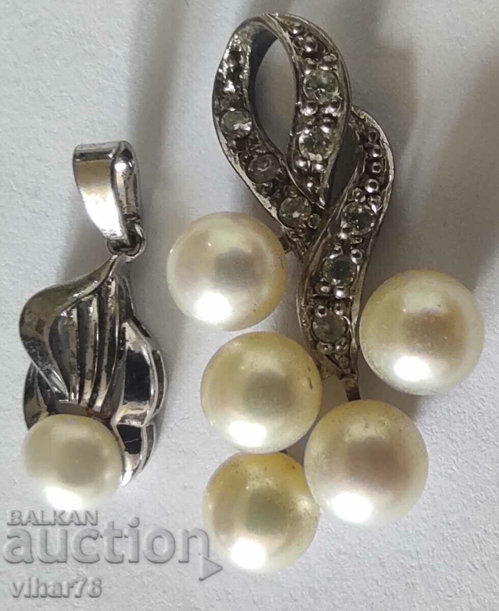 LOT OF TWO SILVER PENDANTS WITH PEARLS