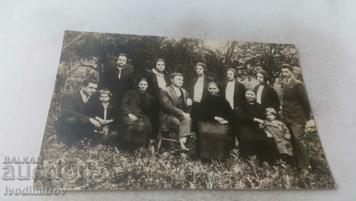 Photo Troyan Men, women and children in an orchard 1930