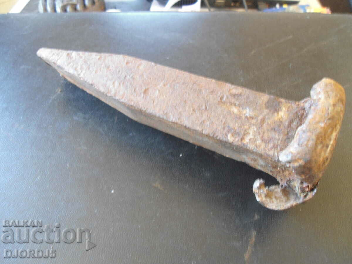Auction  Old wedge, 1,700 kg.