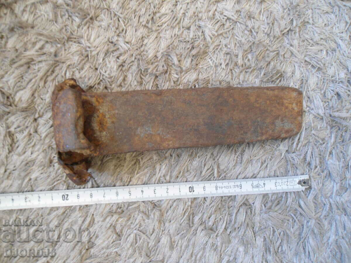 Delivery of Old wedge, 1,700 kg.