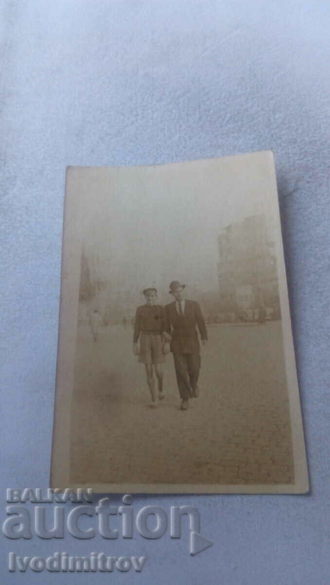 Φωτογραφία Σοφία Άνδρας και αγόρι σε μια βόλτα