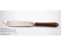 Scimitar-shaped antique knife