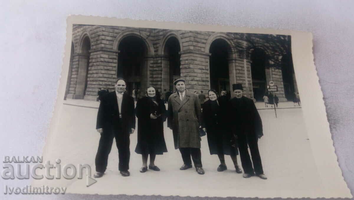 Photo Sofia Three men and two women in front of the Center