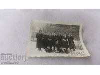 Fotografie Veliko Tarnovo Scolărițe din clasa a V-a în iarna anului 1935