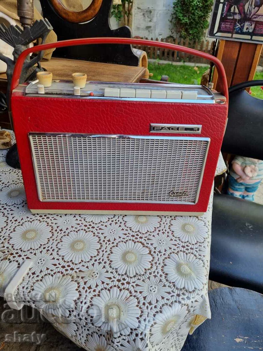 Παλιό γερμανικό ραδιόφωνο. Τρανζίστορ