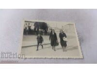 Photo Lovech Two women and a boy on a walk