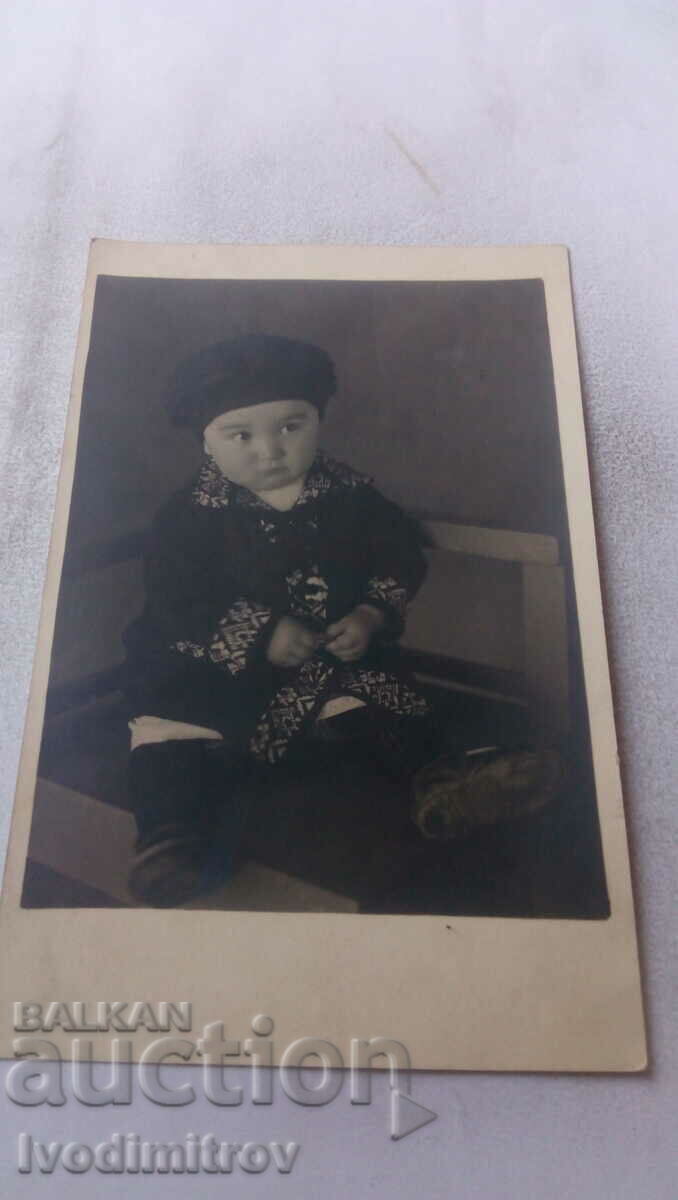Φωτογραφία Lovech Μικρό αγόρι σε μια καρέκλα 1930