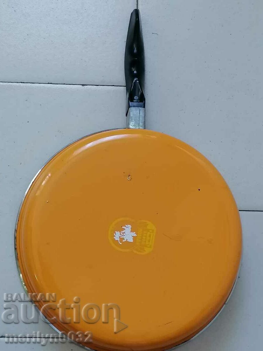Δημοπρασία Παλιό εμαγιέ πιάτο, εμαγιέ τηγάνι Pobeda Shumen NRB Δημοπρασία Παλιό εμαγιέ πιάτο, εμαγιέ τηγάνι Pobeda Shumen NRB