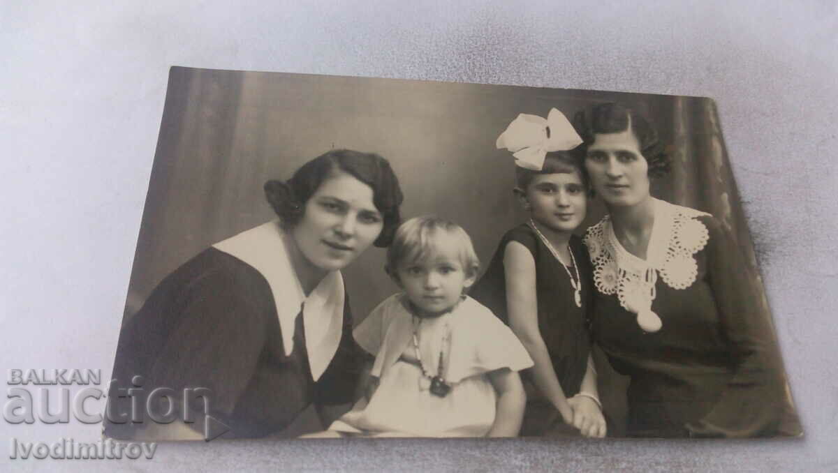 Picture Two women and two girls