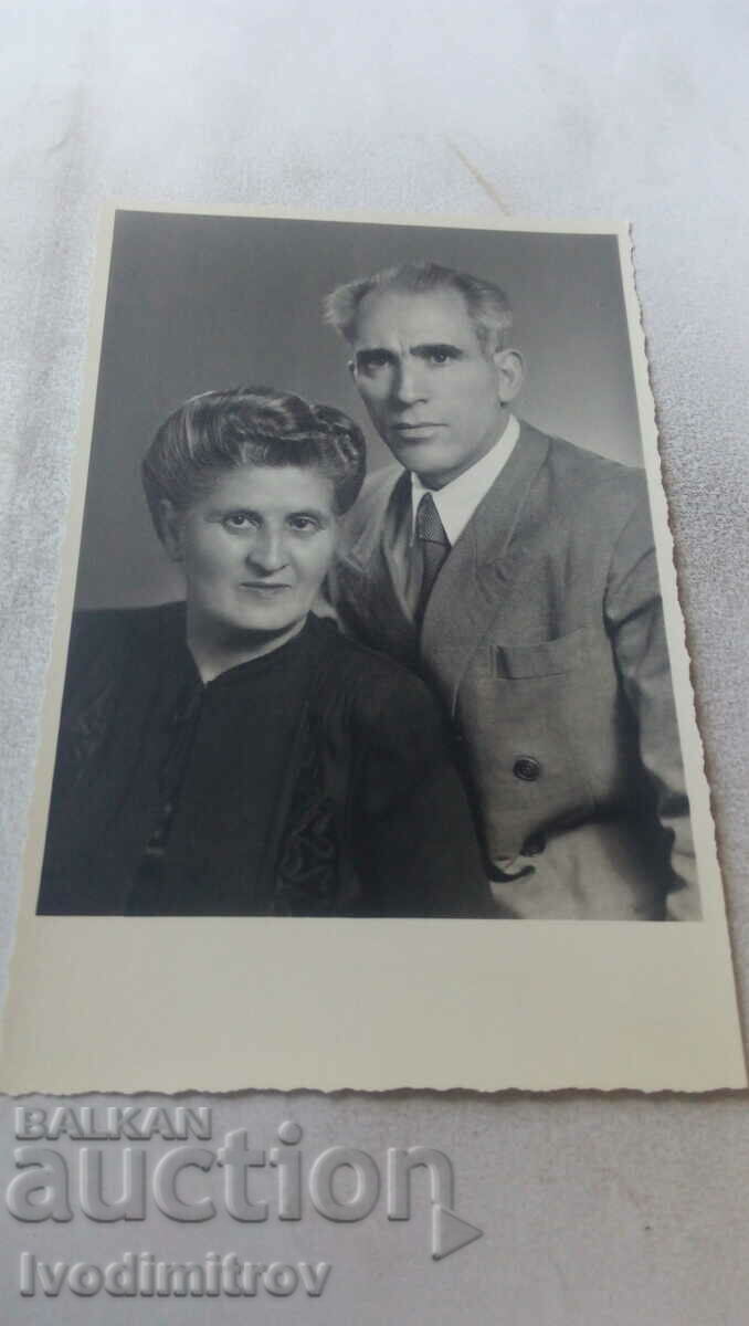 Снимка Възрастни мъж и жена