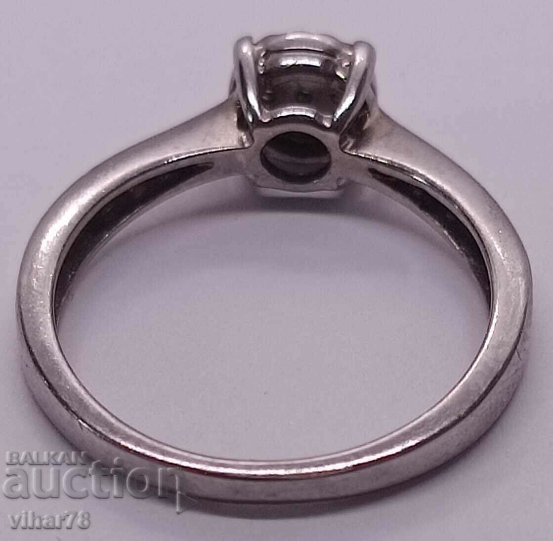 9K WHITE GOLD DIAMOND RING - 7 9K WHITE GOLD DIAMOND RING - 7