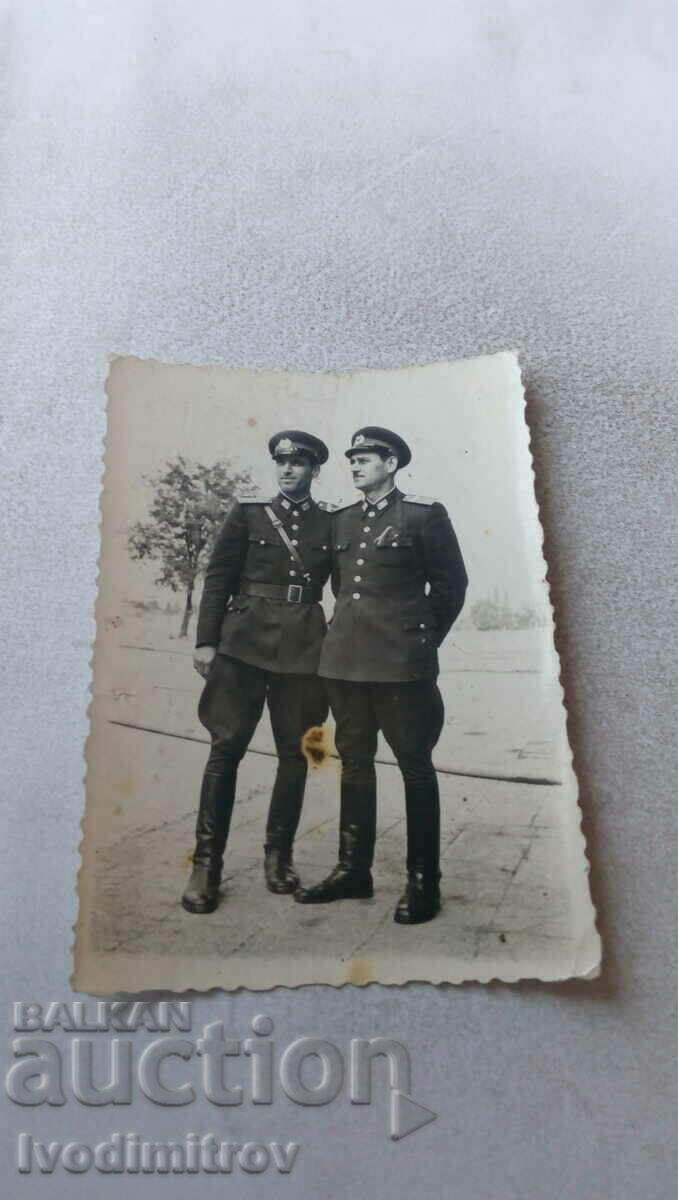 Снимка Двама офицери