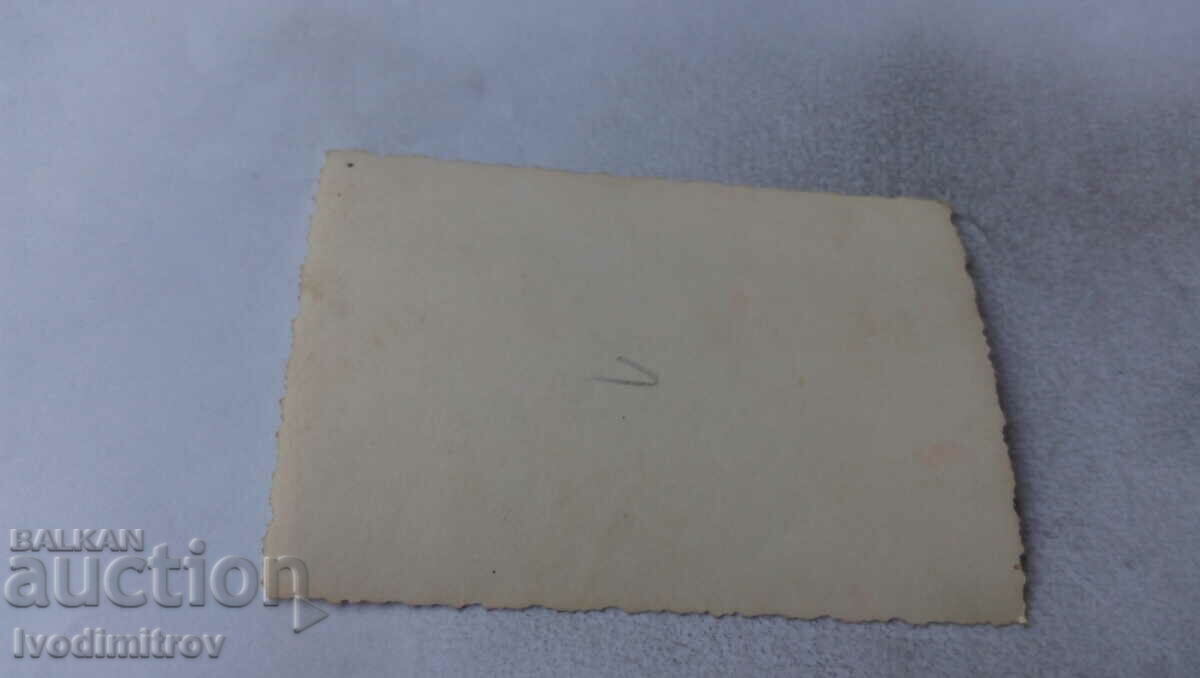 Снимка Две млади жени с цена € 0.84 | 1.64 лв. Снимка Две млади жени с цена € 0.84 | 1.64 лв.