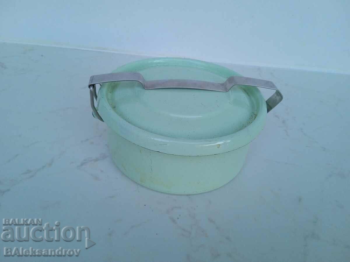 Soc enamel bowl with lid