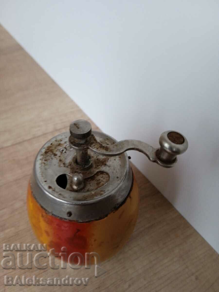 Δημοπρασία Mill από το σοσιαλιστικό καθεστώς