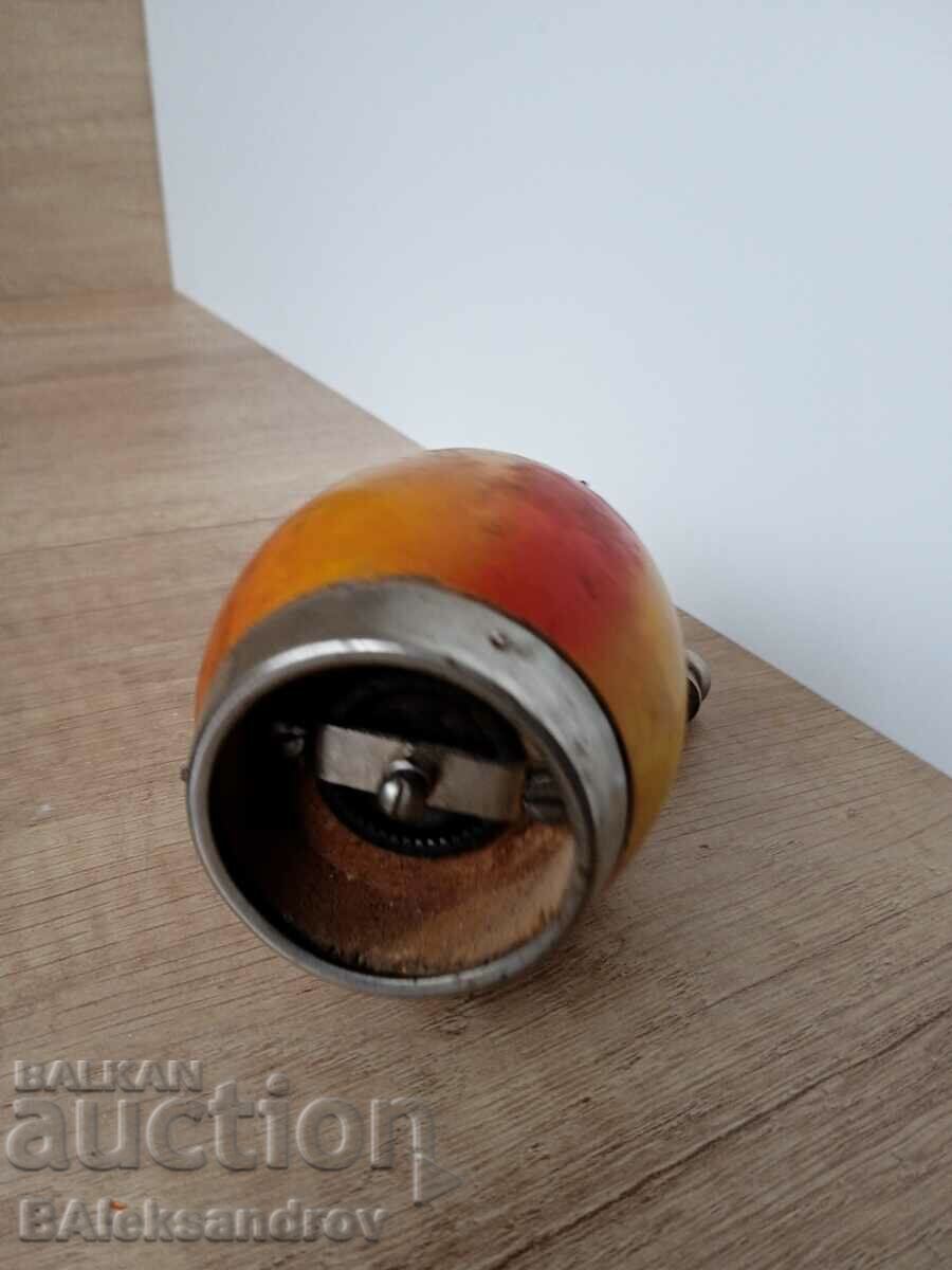 Παράδοση Mill από το σοσιαλιστικό καθεστώς