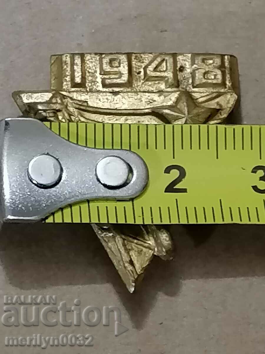 Auction Badge Energy 1948 medal badge Auction Badge Energy 1948 medal badge