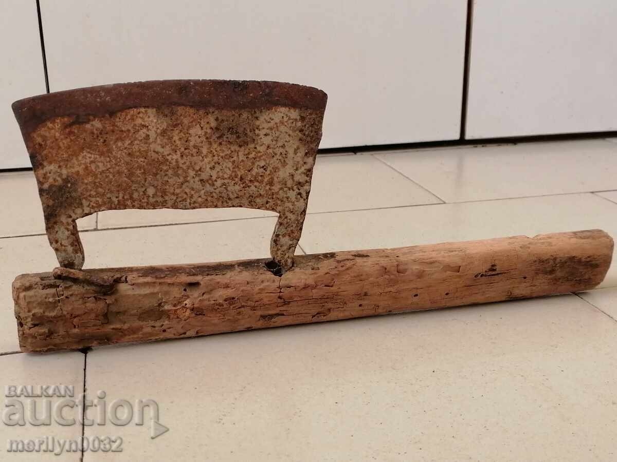 Аукцион 130 годишна брадва сатър топор ковано желязо Аукцион 130 годишна брадва сатър топор ковано желязо