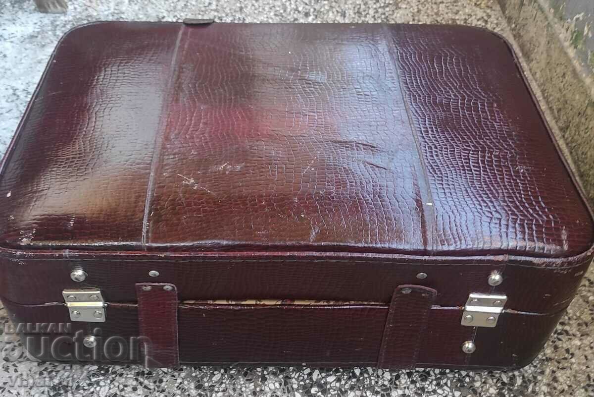 OLD SUITCASE - 6 OLD SUITCASE - 6