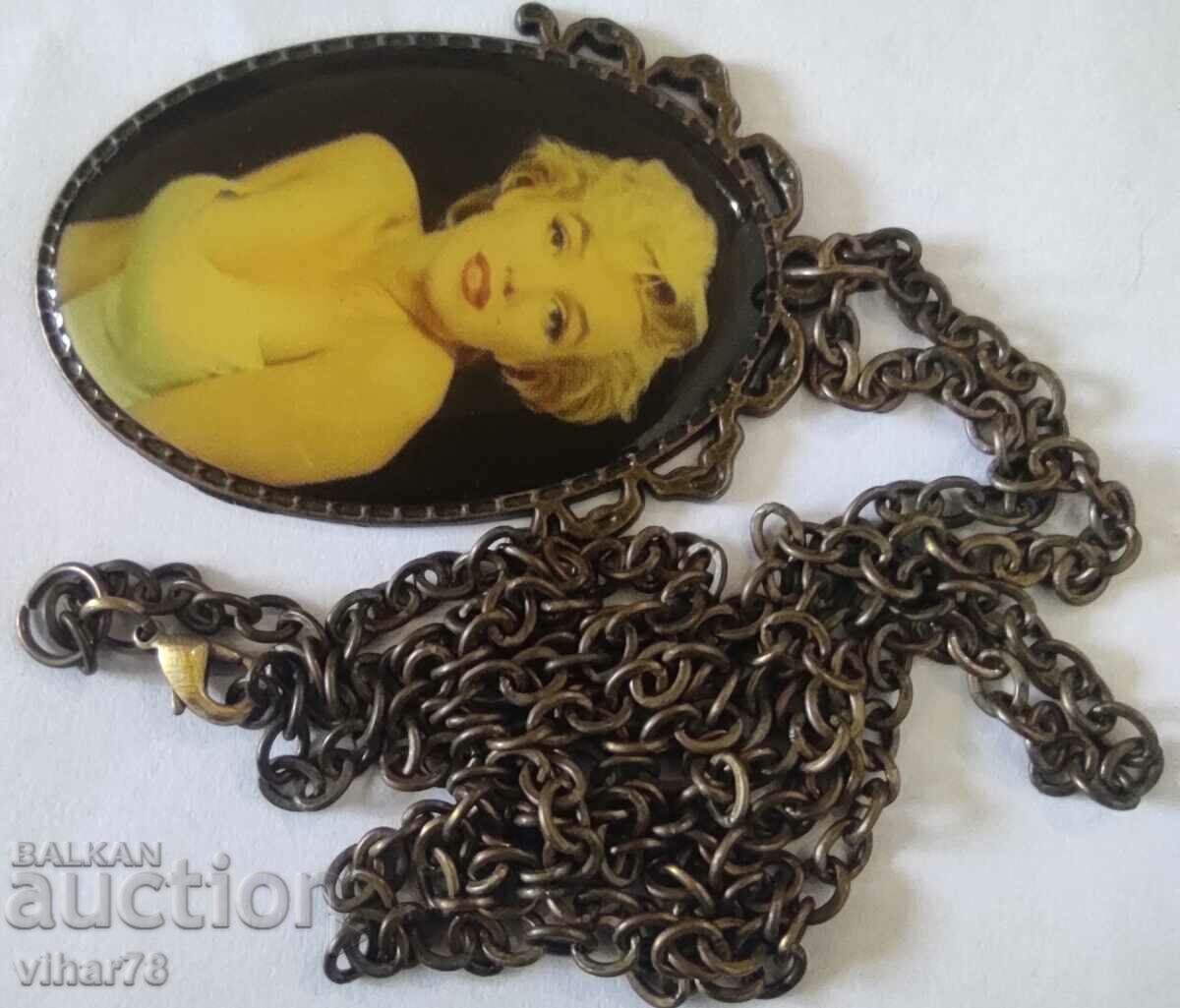 Δημοπρασία ΠΑΛΙΟ ΜΕΝΤΑΛΙΟ-Μέριλιν Μονρόε Δημοπρασία ΠΑΛΙΟ ΜΕΝΤΑΛΙΟ-Μέριλιν Μονρόε