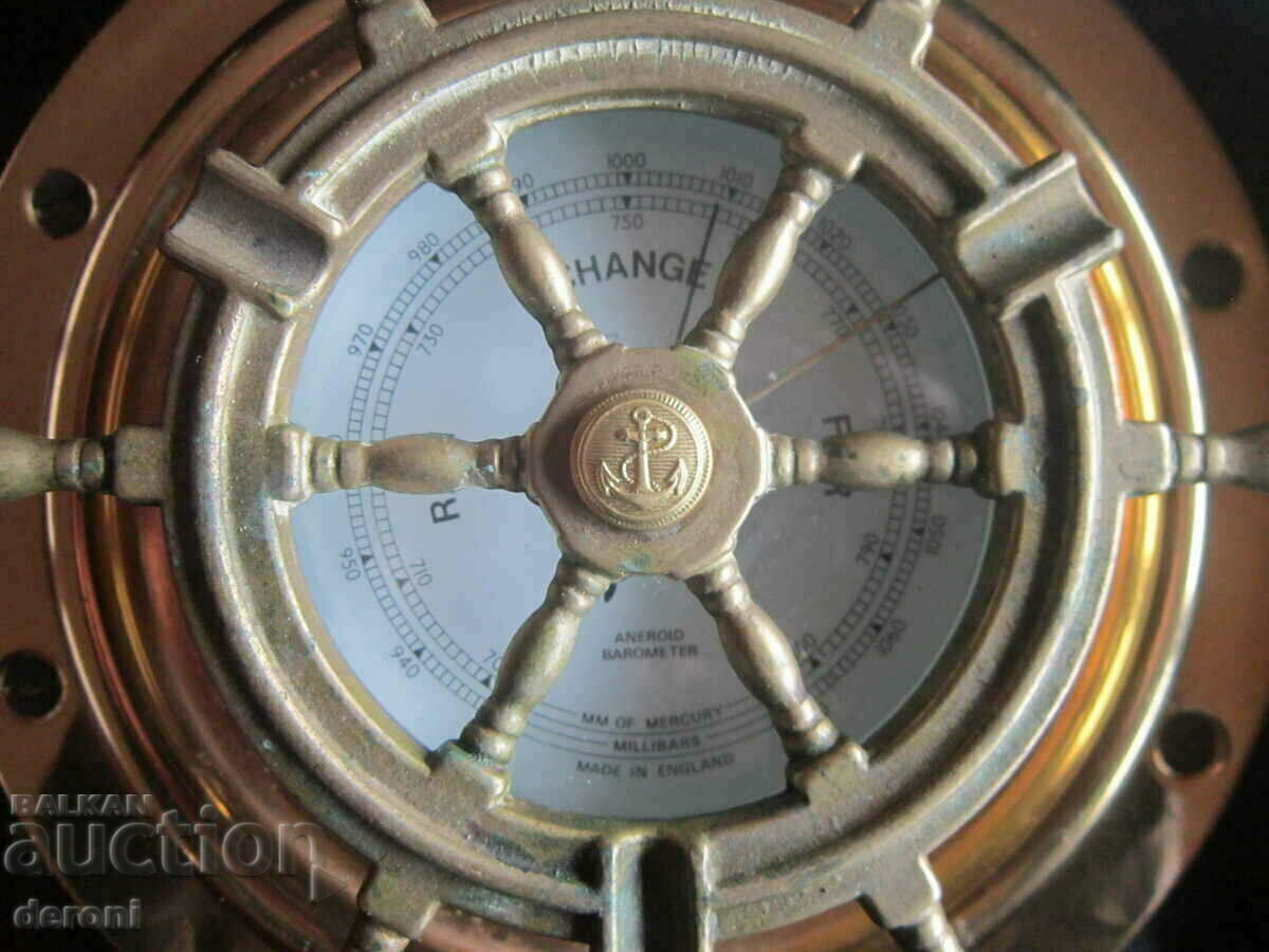 Доставка на Уникален бронзов барометър рул във витрина Доставка на Уникален бронзов барометър рул във витрина