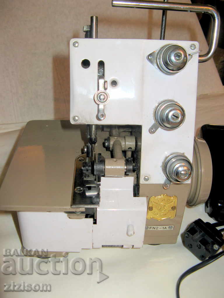 ραπτομηχανή overlock