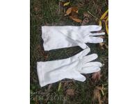 Mănuși albe