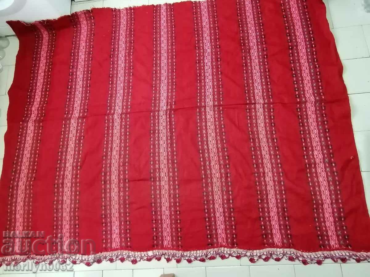 Woolen woven bedspread bedspread lace with price 99.00 BGN | € 50.62 Woolen woven bedspread bedspread lace with price 99.00 BGN | € 50.62