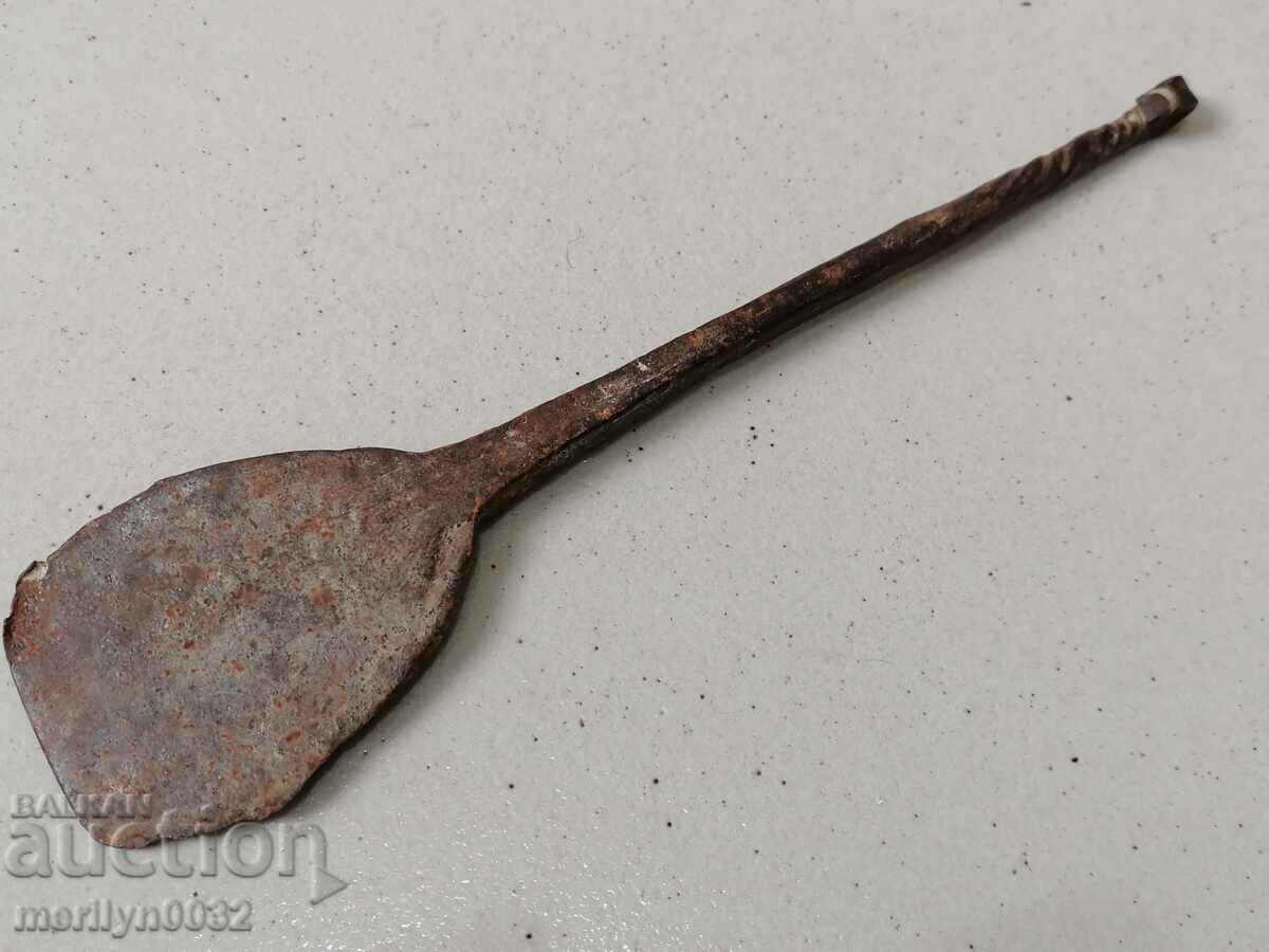 Аукцион Огрибка, угрибки, огрибки, угрибка, ковано желязо Аукцион Огрибка, угрибки, огрибки, угрибка, ковано желязо