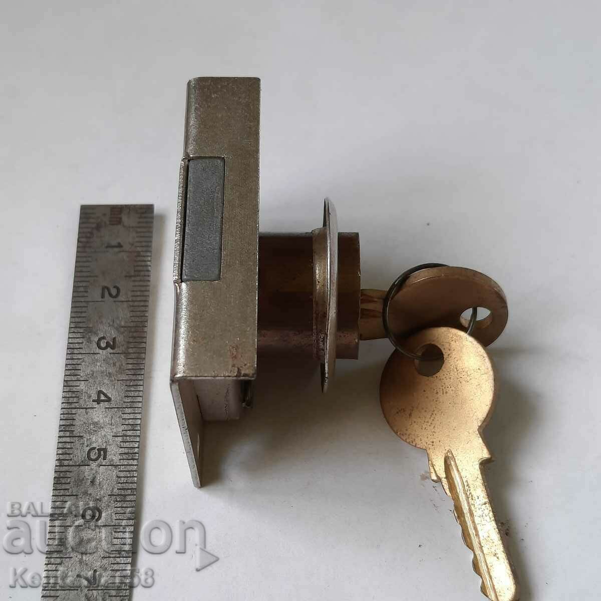 Κλειδαριά για ντουλάπι, ταμειακή μηχανή, συρτάρι, ντουλάπα, συρταριέρα κ.λπ. με τιμή 5.00 BGN | € 2.56 Κλειδαριά για ντουλάπι, ταμειακή μηχανή, συρτάρι, ντουλάπα, συρταριέρα κ.λπ. με τιμή 5.00 BGN | € 2.56