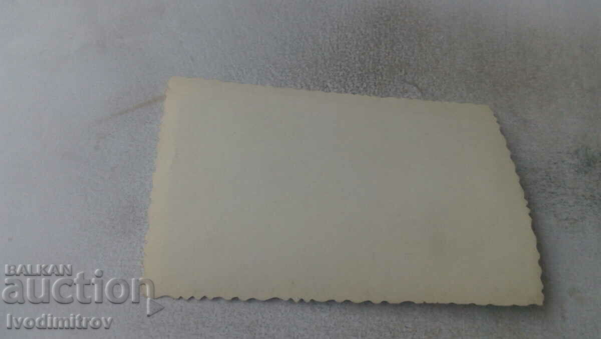 Φωτογραφία Άνδρας με μαγιό δίπλα στην πισίνα με τιμή 2.65 BGN | € 1.35 Φωτογραφία Άνδρας με μαγιό δίπλα στην πισίνα με τιμή 2.65 BGN | € 1.35