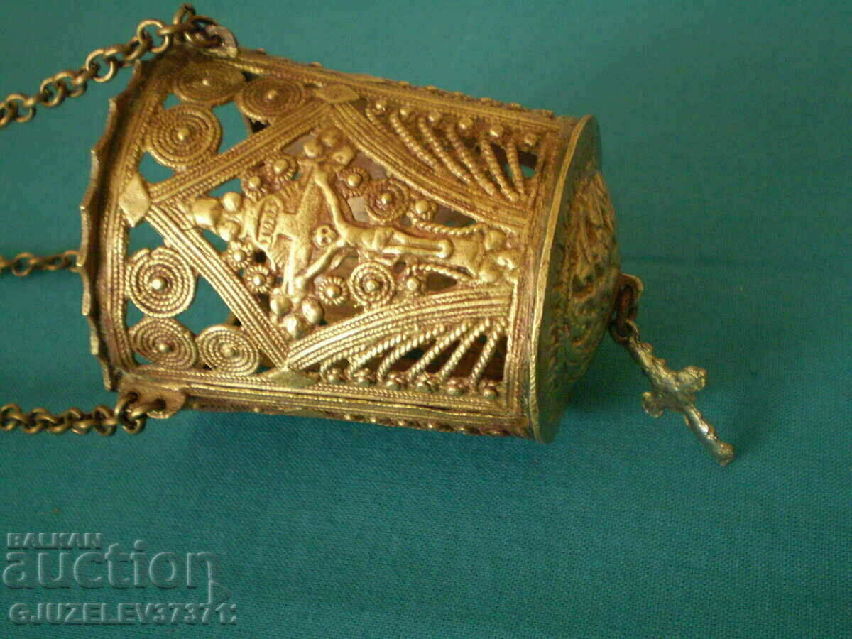 Agățat veche, lampă din bronz, cădelniță, Regatul Bulgariei cu preț € 50.62 | 99.00 BGN Agățat veche, lampă din bronz, cădelniță, Regatul Bulgariei cu preț € 50.62 | 99.00 BGN