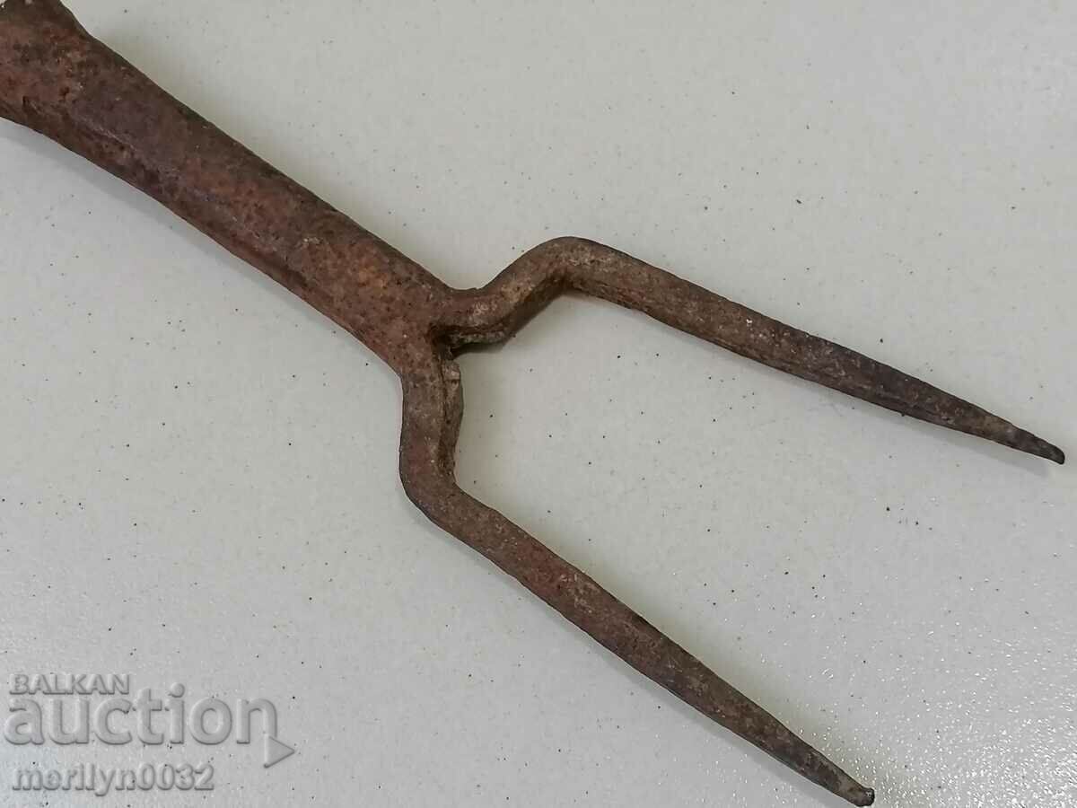 Μεταλλικό αμόνι για κάρφωμα μαλλιών σφυρήλατο σίδερο με τιμή 46.00 BGN | € 23.52 Μεταλλικό αμόνι για κάρφωμα μαλλιών σφυρήλατο σίδερο με τιμή 46.00 BGN | € 23.52