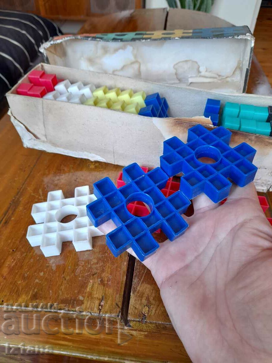 Delivery of Old children's game Builder Delivery of Old children's game Builder