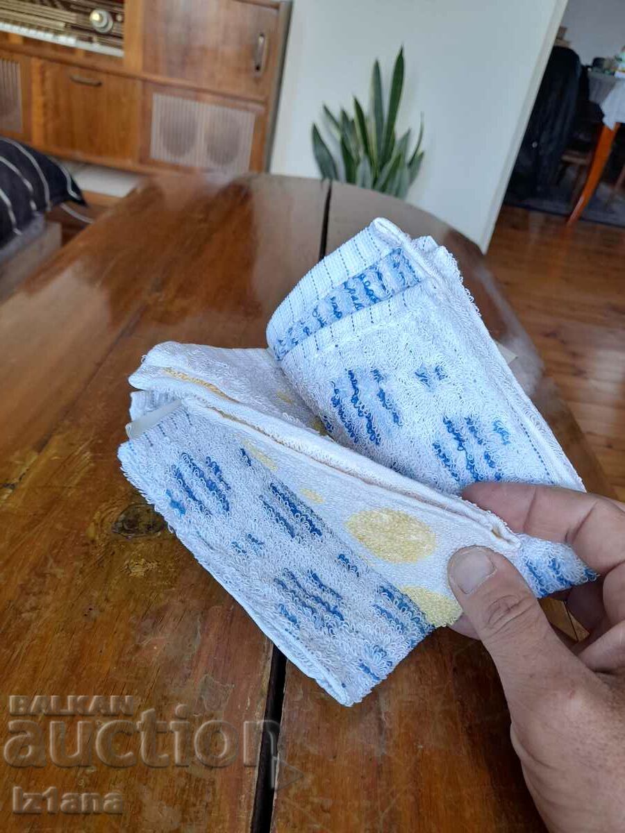 Delivery of Old tea towel, towels, Lada set Delivery of Old tea towel, towels, Lada set