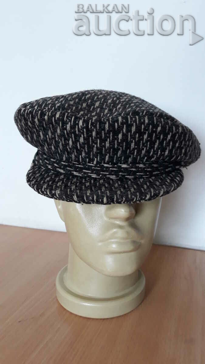 Delivery of retro woolen cap hat
