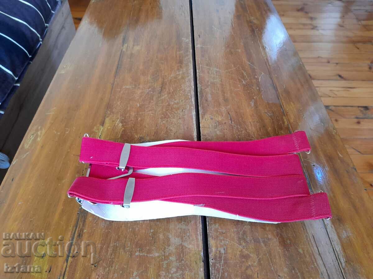 bretele vechi, curele cu preț 15.00 BGN | € 7.67