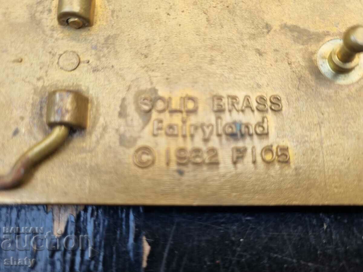 Branded belt buckle. USA with price 30.00 BGN | € 15.34 Branded belt buckle. USA with price 30.00 BGN | € 15.34